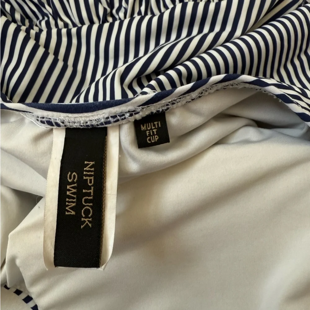 Niptuck Multi Fit Cup Stripe One Piece Bathing Suit Navy Blue White Women Size 8